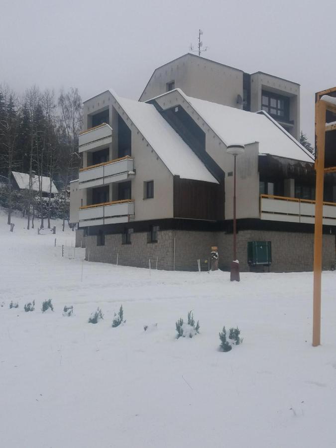 Hotel Ceska Farma Dolni Dvur Extérieur photo